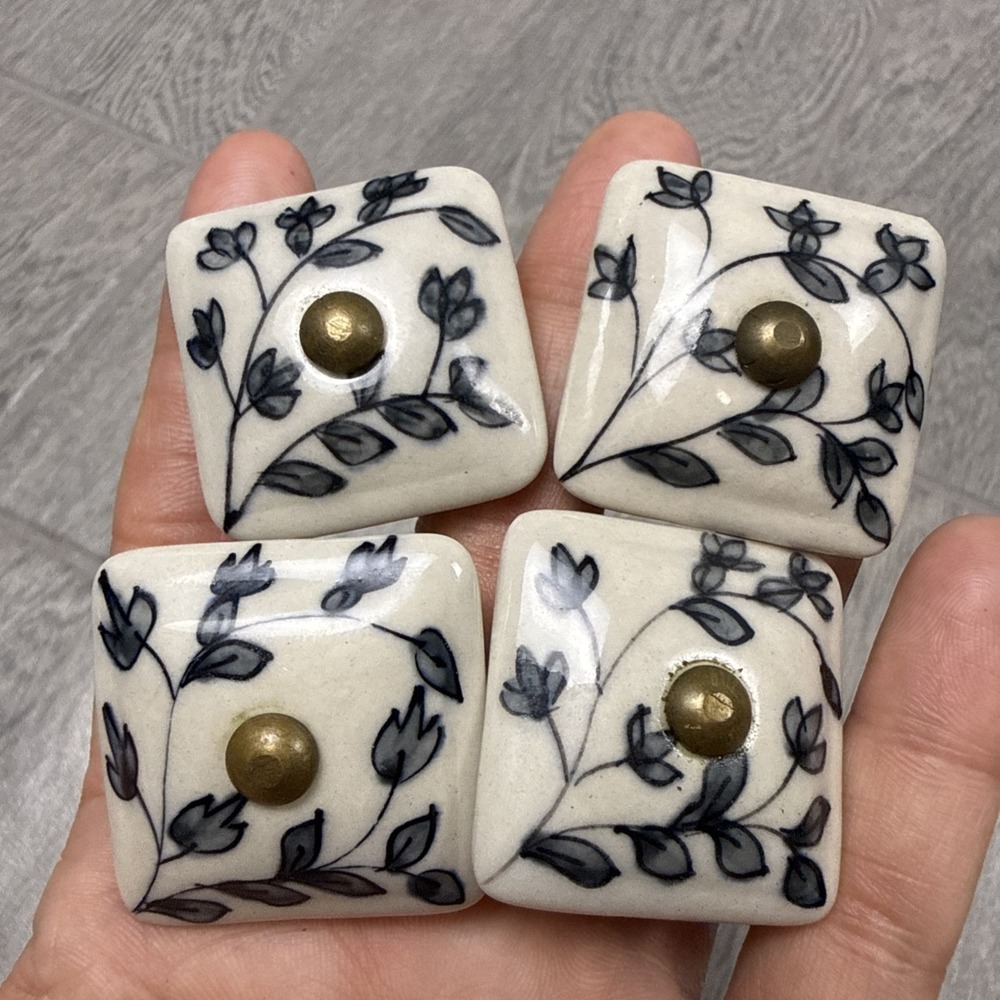 Pier 1 Cabinet Pull Ceramic Leaf Pattern Set Of 4